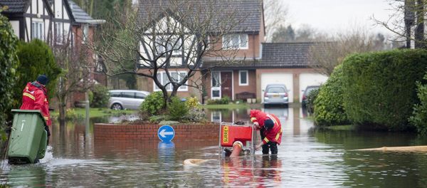 In 2014 the United Kingdom has been hit by a series of winter storms resulting in serious coastal damage and the severest flooding since 1953, according to the UK Met Office. - Sputnik International