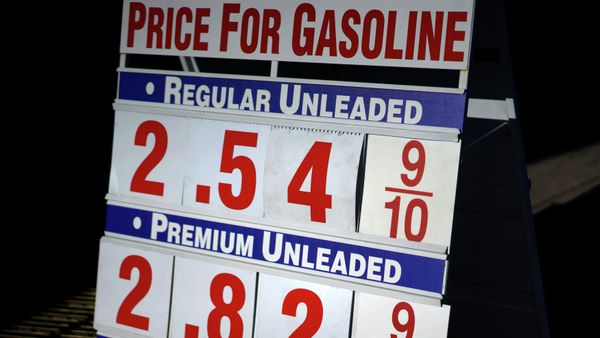 The gas prices are advertised outside the Costco store in Westminster, Colorado, December 2, 2014 The gas prices are advertised outside the Costco store in Westminster, Colorado, December 2, 2014 - Sputnik International