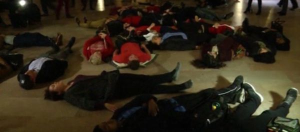 New Yorkers Decide to Lie Down In Protest of Police Brutality - Sputnik International