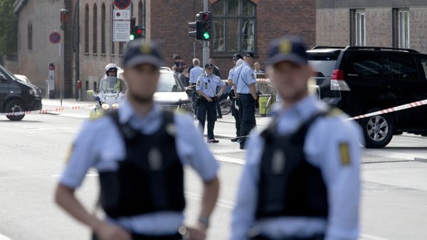 The police will of course investigate and prosecute if they believe someone has operated against Danish legislation while they were in Syria. But in Denmark the police does not only investigate and prosecute, we also work preventive and that's what we do in this program, the press adviser for Aarhus municipality Henning Mols said. - Sputnik International