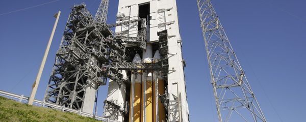 The NASA Orion space capsule is seen atop a Delta IV rocket ready for a test launch at the Cape Canaveral Air Force Station, Wednesday, Dec. 3, 2014 - Sputnik International