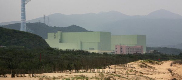 Lonngmen Nuclear Power Plant is seen behind Fulong beach in Gongliao Township, northeastern Taiwan - Sputnik International