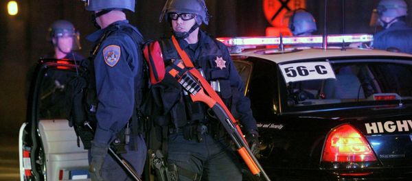 A man was shot ten times on Friday by a police officer in an area of Los Angeles that is popular among tourists for allegedly having knife; he was hospitalized and later died of his wounds. A man was shot ten times on Friday by a police officer in an area of Los Angeles that is popular among tourists for allegedly having knife; he was hospitalized and later died of his wounds. - Sputnik International