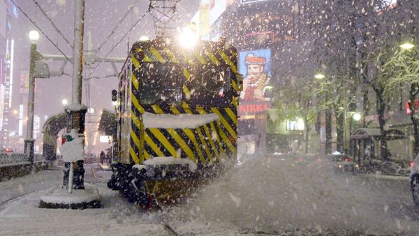 A series of intense snowstorms have been battering Japan over the past month, with storms over the weekend dumping up to a meter of snow in some provinces on the country's main island of Honshu over the weekend, killing two people. - Sputnik International
