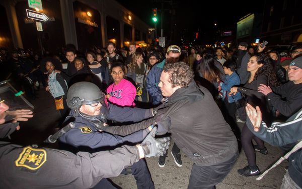 Berkeley Protest Against Police Brutality Met With Tear Gas, Rubber Bullets Berkeley Protest Against Police Brutality Met With Tear Gas, Rubber Bullets - Sputnik International