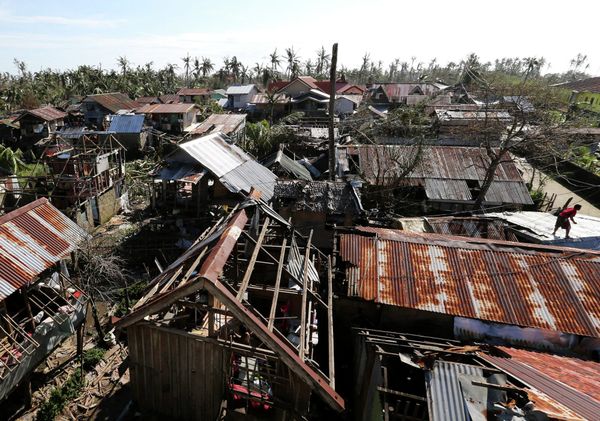 A general view of damaged houses swept by Typhoon Hagupit in Eastern Samar, in central Philippines December 8, 2014 A general view of damaged houses swept by Typhoon Hagupit in Eastern Samar, in central Philippines December 8, 2014 - Sputnik International