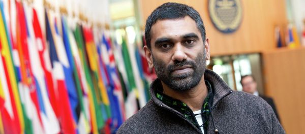 Manager of Greenpeace-International Kumi Naidoo Manager of Greenpeace-International Kumi Naidoo - Sputnik International