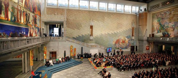Nobel Peace Prize laureate Malala Yousafzai (L) delivers her speech during the Nobel Peace Prize awards ceremony at the City Hall in Oslo December 10, 2014. Pakistani teenager Yousafzai, shot by the Taliban for refusing to quit school, and Indian activist Kailash Satyarthi received their Nobel Peace Prizes on Wednesday after two days of celebration honouring their work for children's rights. - Sputnik International