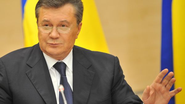 The European Union is discussing the possibility of lifting individual sanctions imposed against the closest associates of former Ukraine President Viktor Yanukovych, after learning that Kiev is modifying their cases, a high-ranking EU official told journalists Friday. - Sputnik International