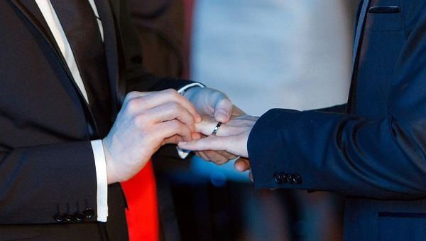 The Finnish Parliament approved a legislative proposal to introduce equal marriage rights in a vote on Friday, which will enter into force on March 1, 2017. - Sputnik International