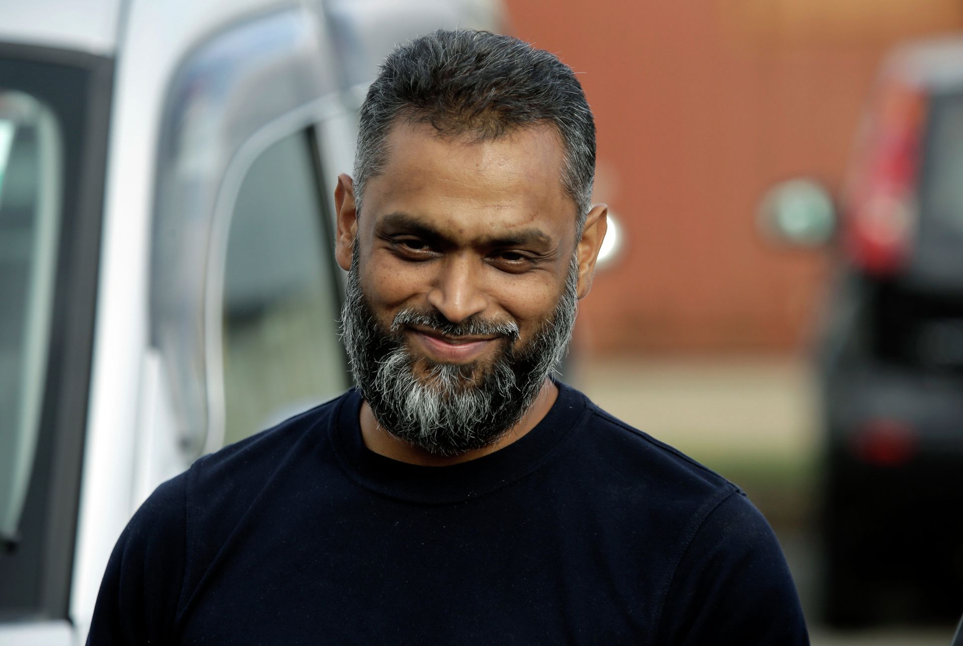 British Moazzam Begg leaves Belmarsh Prison in south London, after his release, Wednesday, Oct. 1, 2014 British Moazzam Begg leaves Belmarsh Prison in south London, after his release, Wednesday, Oct. 1, 2014 - Sputnik International, 1920, 09.09.2021