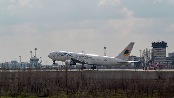 Ukraine’s State Aviation Service has banned all flights to Kharkiv, Dnipropetrovsk and Zaporizhia - Sputnik International