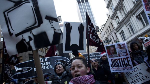 Several thousand people have gathered at the Freedom Plaza in Washington, DC, to protest against police brutality, racial injustice, and profiling people - Sputnik International