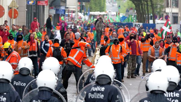 The nationwide strike, scheduled on Monday, will ground all flights to and from Belgium, paralyze railroad communications and halt all public transportation across the country. - Sputnik International