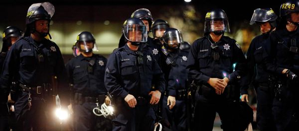 Amid protests gripping dozens of US cities over the systemic racism present in US law enforcement, US politicians have collectively offered a rather muted response to demands for civil rights reform. Amid protests gripping dozens of US cities over the systemic racism present in US law enforcement, US politicians have collectively offered a rather muted response to demands for civil rights reform. - Sputnik International