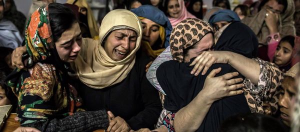 Women mourn their relative Mohammed Ali Khan Women mourn their relative Mohammed Ali Khan - Sputnik International