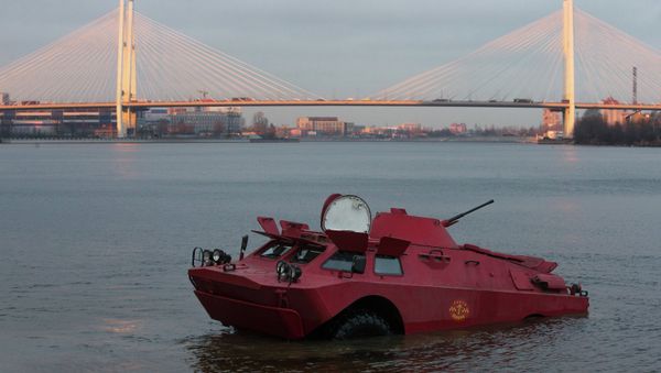 Taksi 6000000 taxi operator presents a new taxi, the BRDM amphibious armored scout car. - Sputnik International
