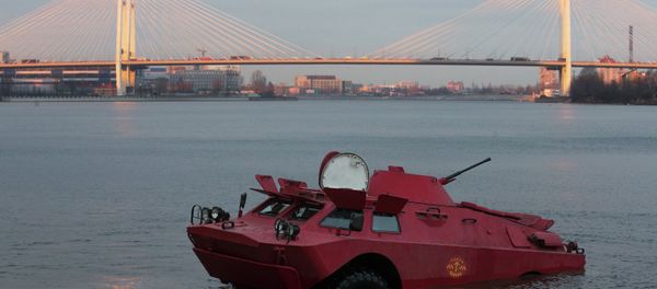 Taksi 6000000 taxi operator presents a new taxi, the BRDM amphibious armored scout car. Taksi 6000000 taxi operator presents a new taxi, the BRDM amphibious armored scout car. - Sputnik International