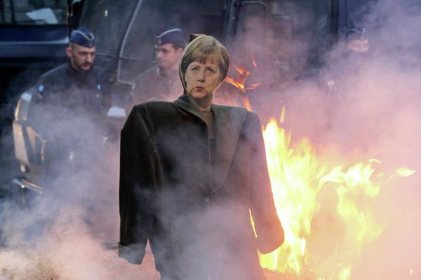 Merkel on Fire: European Farmers Protest in Brussels - Sputnik International
