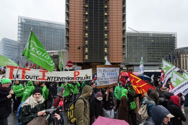 Merkel on Fire: European Farmers Protest in Brussels - Sputnik International
