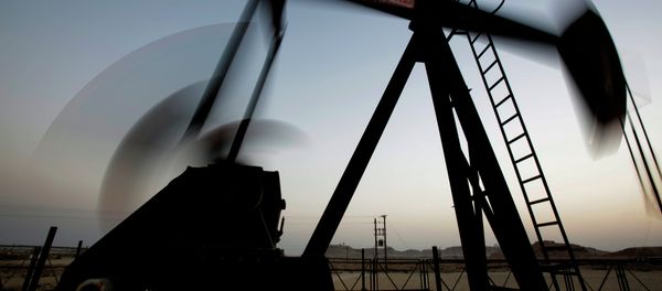 Oil prices have been declining over the last three months, and plummeted to $60 per barrel following OPEC's decision in late November to keep production volumes unchanged. Oil prices have been declining over the last three months, and plummeted to $60 per barrel following OPEC's decision in late November to keep production volumes unchanged. - Sputnik International