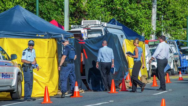 Detectives work at the scene of a stabbing attack at a home in Cairns, northern Queensland, December 19, 2014 - Sputnik International