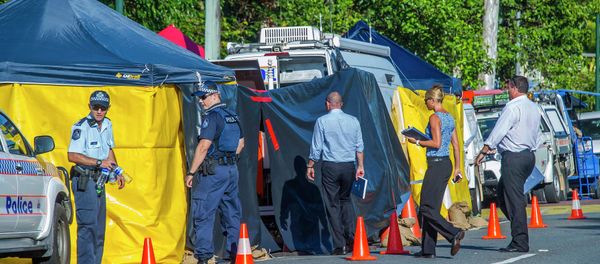 Detectives work at the scene of a stabbing attack at a home in Cairns, northern Queensland, December 19, 2014 Detectives work at the scene of a stabbing attack at a home in Cairns, northern Queensland, December 19, 2014 - Sputnik International