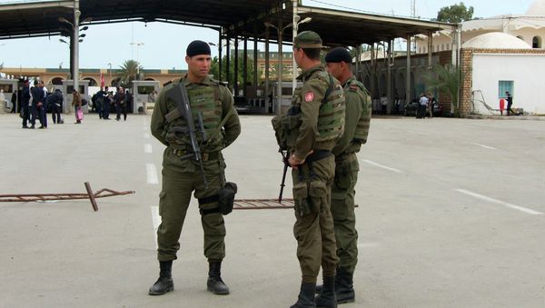 Tunisian army kills gunman, captures three others suspected of attempting to disrupt the presidential runoff vote over the weekend. - Sputnik International