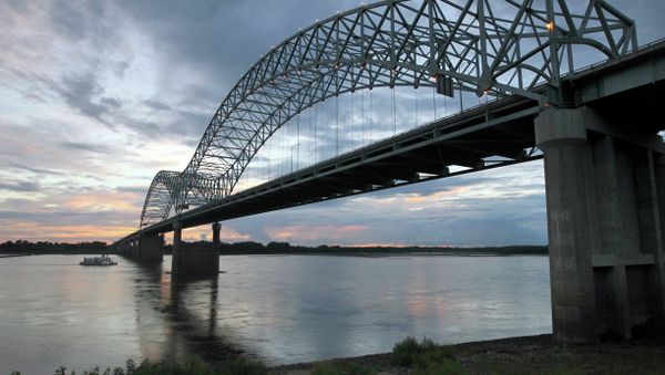 The I-40 bridge in Memphis, Tenn. The I-40 bridge in Memphis, Tenn. - Sputnik International