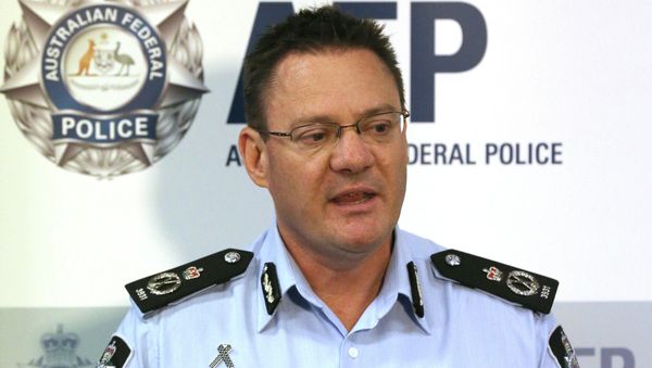 Australian Federal Police Deputy Commissioner Michael Phelan speaks to the media - Sputnik International