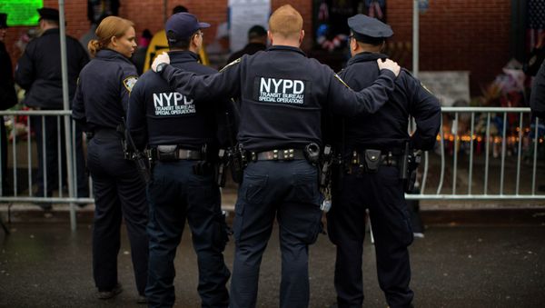 New Jersey Muslims, who have filed a lawsuit against the surveillance program of the New York Police Department (NYPD), that includes spying on mosques, have ended up in the US Court of Appeals, the Huffington Post reports. - Sputnik International