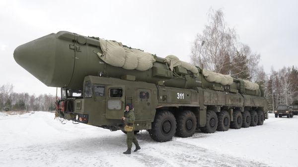 Mobile launcher 'Yars' missile system on the territory of Teykovo air defence missile formation in Ivanovo region. - Sputnik International