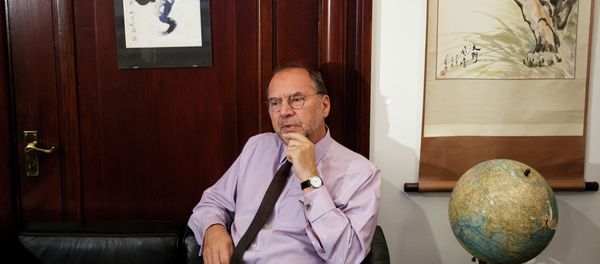 Peter Piot, the microbiologist who co-discovered Ebola, calls on London to intensively train specialists in outbreak control and provide them with a relevant scientific basis. Peter Piot, the microbiologist who co-discovered Ebola, calls on London to intensively train specialists in outbreak control and provide them with a relevant scientific basis. - Sputnik International