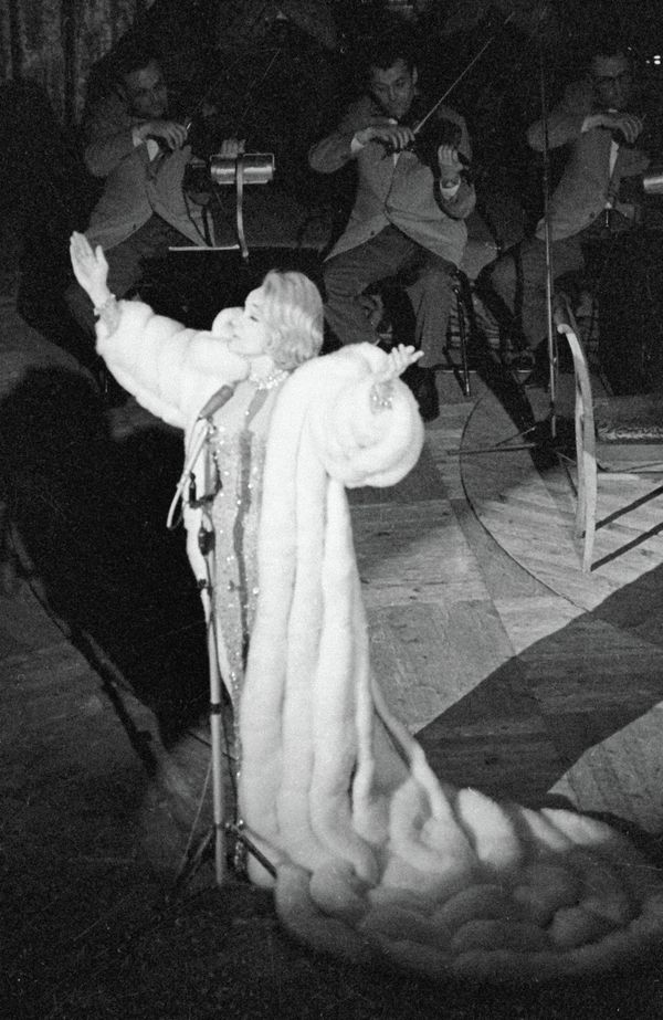 Marlene Dietrich: 'Glamour is What I Sell, It's My Stock in Trade' Marlene Dietrich: 'Glamour is What I Sell, It's My Stock in Trade' - Sputnik International
