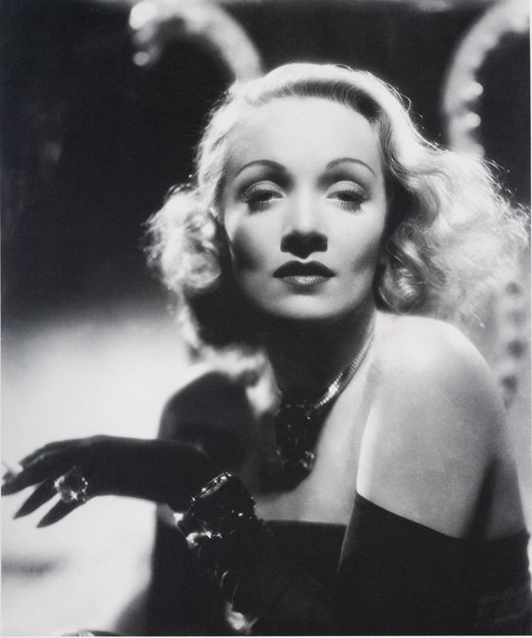 Marlene Dietrich: 'Glamour is What I Sell, It's My Stock in Trade' Marlene Dietrich: 'Glamour is What I Sell, It's My Stock in Trade' - Sputnik International