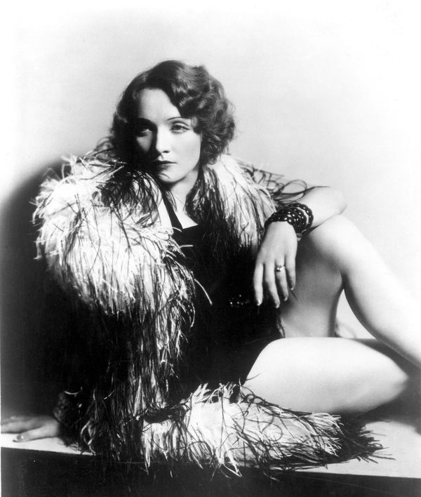 Marlene Dietrich: 'Glamour is What I Sell, It's My Stock in Trade' Marlene Dietrich: 'Glamour is What I Sell, It's My Stock in Trade' - Sputnik International