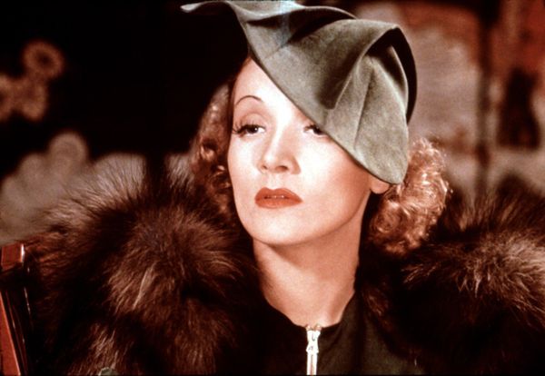 Marlene Dietrich: 'Glamour is What I Sell, It's My Stock in Trade' Marlene Dietrich: 'Glamour is What I Sell, It's My Stock in Trade' - Sputnik International