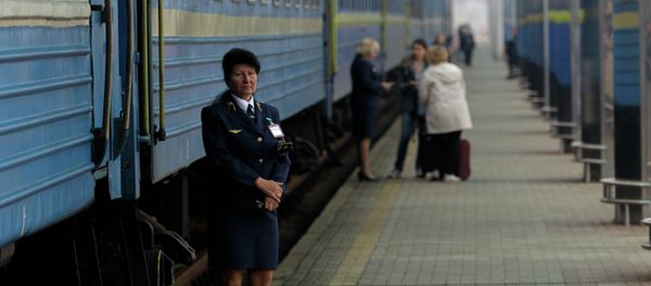 According to the Ukraine's State Railway Transport Administration, the railway communication, cargo transportation by rail and road passenger transportation between Ukraine and Crimea will be terminated. - Sputnik International