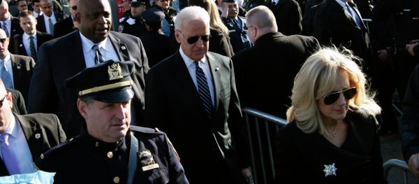 Vice president Joseph Biden and his wife Jill arrive for the funeral service for slain New York Police Department (NYPD) officer Rafael Ramos at the Christ Tabernacle Church in the Queens borough of New York December 27, 2014. Vice president Joseph Biden and his wife Jill arrive for the funeral service for slain New York Police Department (NYPD) officer Rafael Ramos at the Christ Tabernacle Church in the Queens borough of New York December 27, 2014. - Sputnik International