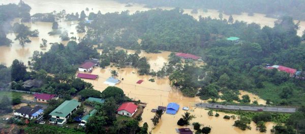 More than 160,000 people in Malaysia have been forced to evacuate and five have been killed as the country is facing the worst flood in a decade, Sky News reported on Saturday citing local media. More than 160,000 people in Malaysia have been forced to evacuate and five have been killed as the country is facing the worst flood in a decade, Sky News reported on Saturday citing local media. - Sputnik International