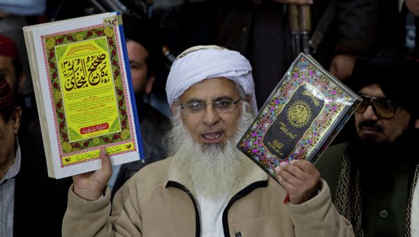 Swedish government is planning to elaborate a national strategy to counter Islamophobia, the Culture and Democracy Minister Alice Bah Kuhnke said Friday as quoted by the Radio Sweden. - Sputnik International