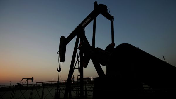 US President Barack Obama insinuated that the United States was behind the sharp fall in oil prices, which was orchestrated to negatively affect Russia - Sputnik International