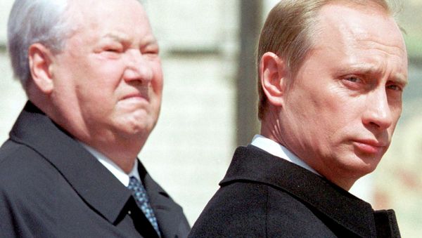 Former Russian president Boris Yeltsin stands close to Russian President Vladimir Putin in Moscow in this May 7, 2000 file photo Former Russian president Boris Yeltsin stands close to Russian President Vladimir Putin in Moscow in this May 7, 2000 file photo - Sputnik International