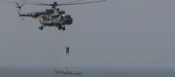 Indian Coast Guard spotted and intercepted a vessel from Pakistan, carrying explosives - Sputnik International