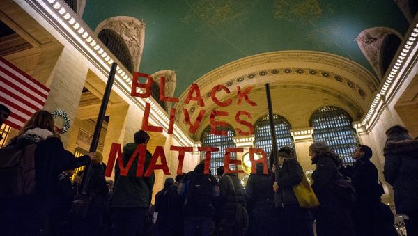 A group of protesters gather at Grand Central Terminal in New York A group of protesters gather at Grand Central Terminal in New York - Sputnik International