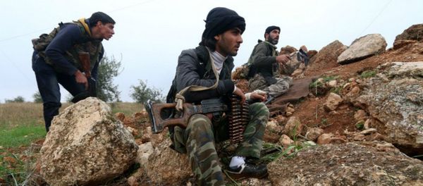 Fighters from the Al-Nusra Front, Al-Qaeda's Syria branch, hold a position as they fight against forces loyal to the regime - Sputnik International