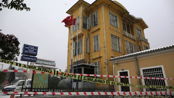 The police station is seen a day after a policeman was killed and another injured when a female suicide bomber blew herself up in Istanbul, Turkey, Wednesday, Jan. 7, 2015 The police station is seen a day after a policeman was killed and another injured when a female suicide bomber blew herself up in Istanbul, Turkey, Wednesday, Jan. 7, 2015 - Sputnik International