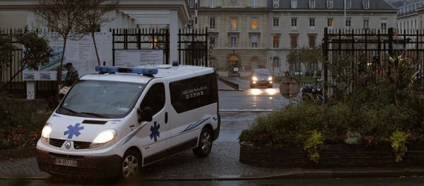 An ambulance exits the main entrance of Begin Army Training Hospital in Saint-Mande, eastern Paris An ambulance exits the main entrance of Begin Army Training Hospital in Saint-Mande, eastern Paris - Sputnik International