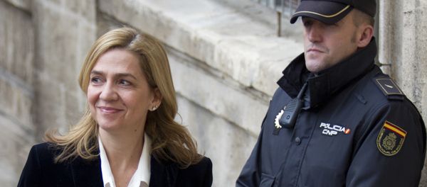Spanish Infanta Cristina smiles as she arrives at the courthouse of Palma de Mallorca. - Sputnik International