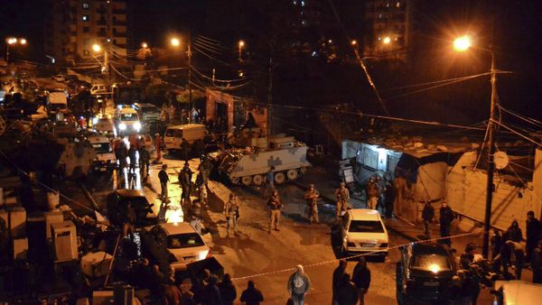Lebanese Army soldiers man an area beside a cafe where a suicide bomb attack took place in Jabal Mohsen, Tripoli - Sputnik International